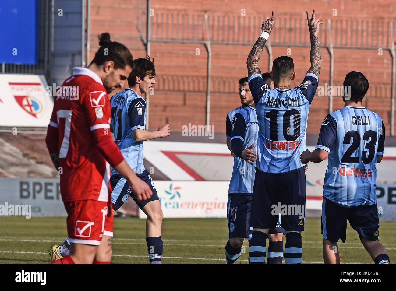 Jacopo Manconi (U.C. AlbinoLeffe) celebrates after scoring the his team's first goal during the Italian Serie C soccer match between Mantova vs UC AlbinoLeffe at the Danilo Martelli Stadium in Mantova, Italy on 23 January 2022. (Photo by Michele Maraviglia/NurPhoto) Stock Photo