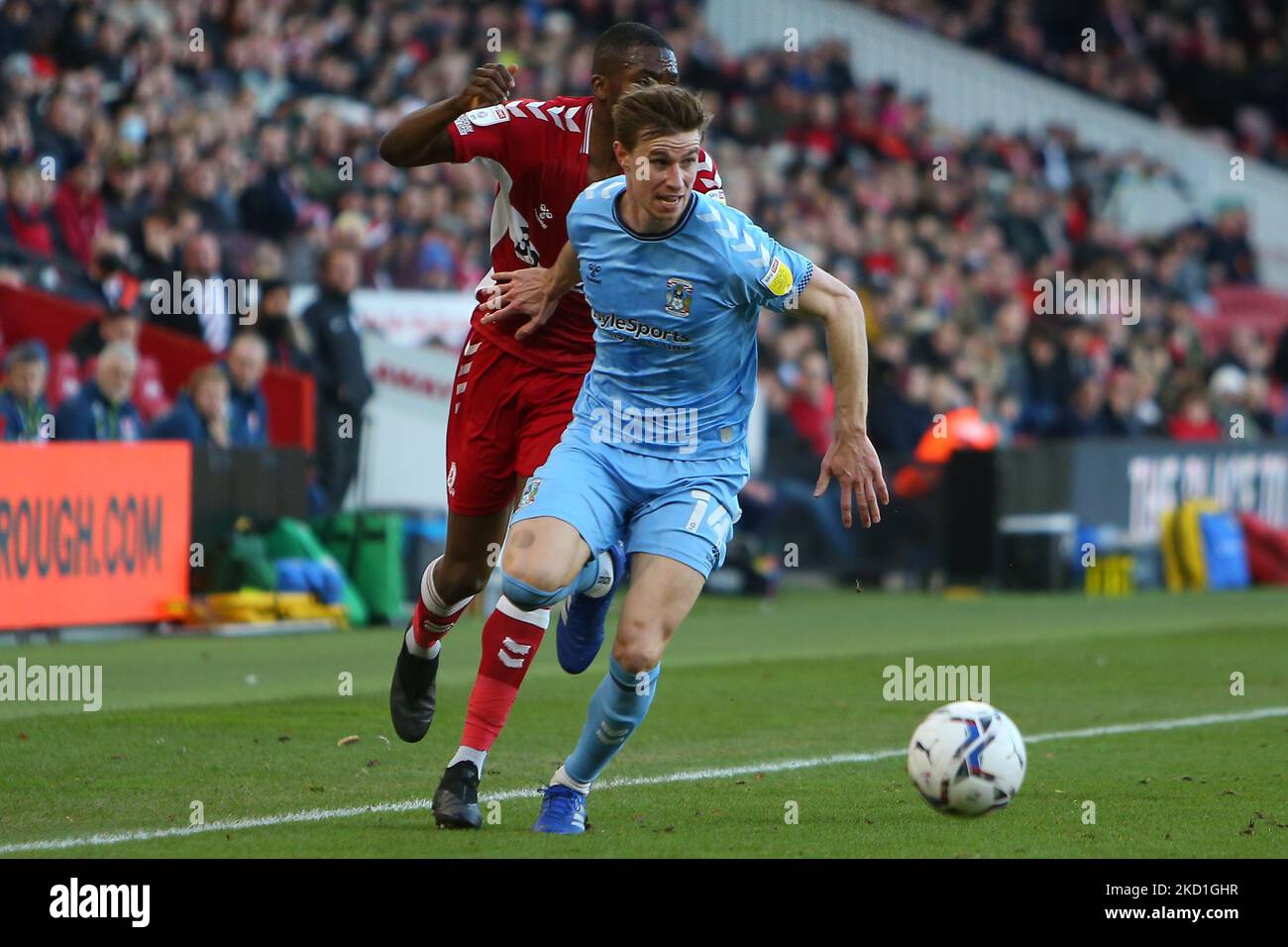 Coventry City's Ben Sheaf takes on Middlesbrough's Anfernee Dijksteel during the Sky Bet Championship match between Middlesbrough and Coventry City at the Riverside Stadium, Middlesbrough on Saturday 29th January 2022. (Photo by Michael Driver/MI News/NurPhoto) Stock Photo