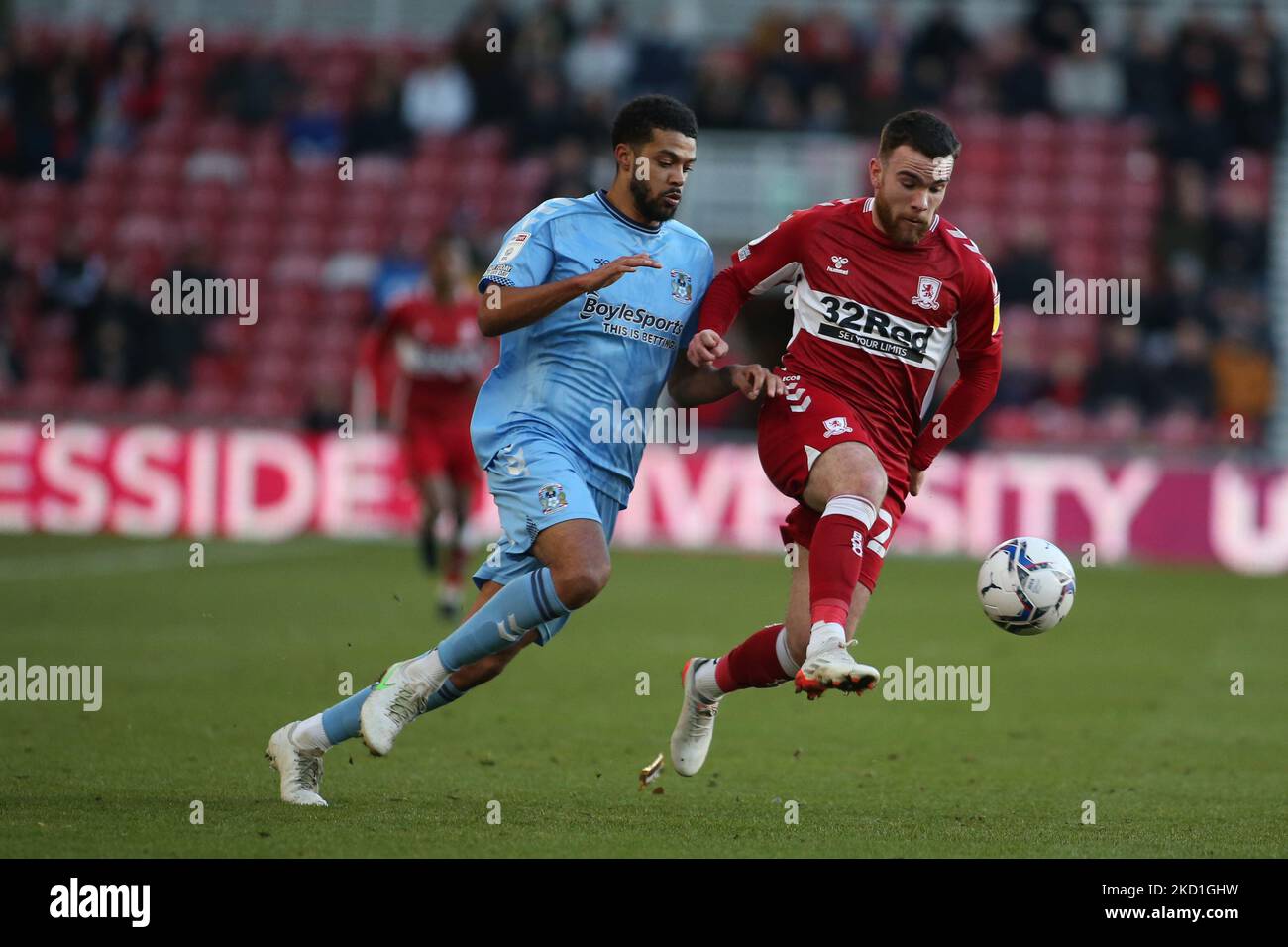 Middlesbrough's Aaron Connolly takes on Coventry City's Jake Clarke-Salterduring the Sky Bet Championship match between Middlesbrough and Coventry City at the Riverside Stadium, Middlesbrough on Saturday 29th January 2022. (Photo by Michael Driver/MI News/NurPhoto) Stock Photo