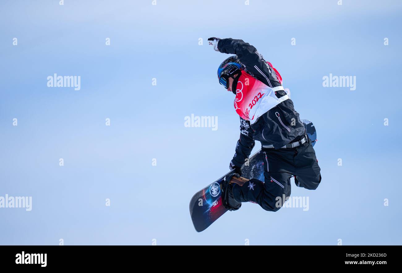 Chris Corning from USA during snowboarding slope at the Beijing 2022 Winter Olympic Games at Zhangjiakou Genting Snow Park on February 7, 2022 in Zhangjiakou, China. (Photo by Ulrik Pedersen/NurPhoto) Stock Photo