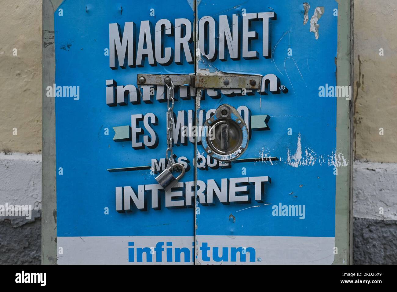 An advertisement for the 'Infinitum' brand of Telmex internet services seen in Merida center. On Monday, February 07, 2022, in Merida, Yucatan, Mexico. (Photo by Artur Widak/NurPhoto) Stock Photo