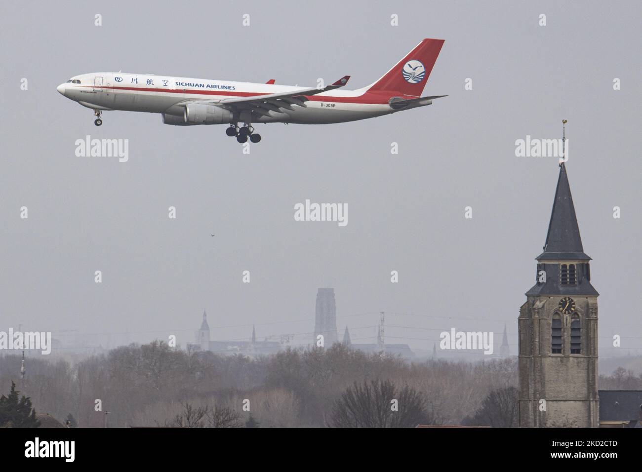 China airlines flight 140 hi-res stock photography and images - Alamy