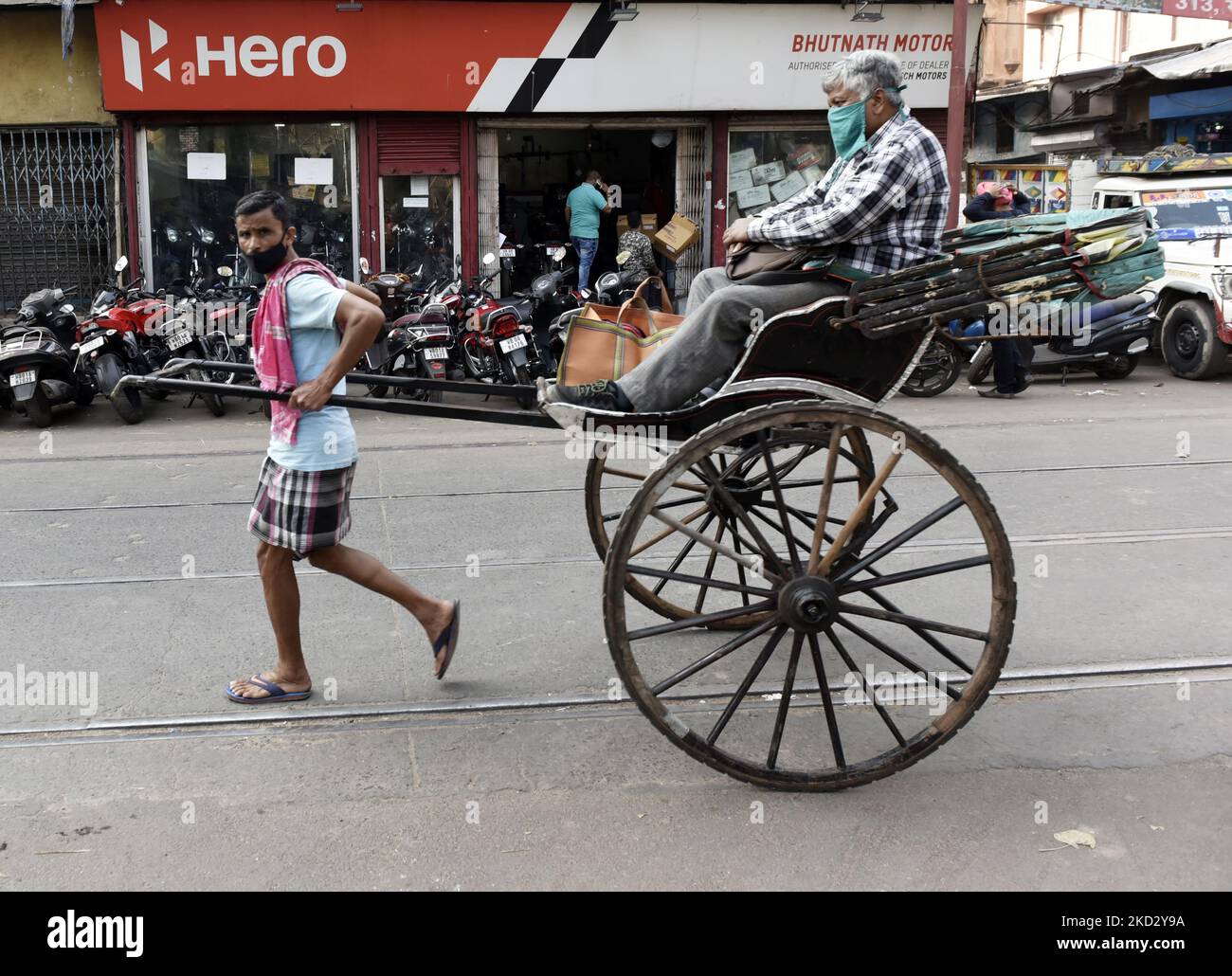 Two wheeler manufacturing hi res stock photography and images Alamy