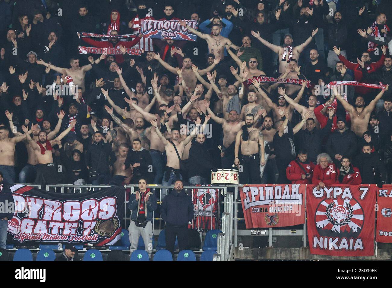 Olympiacos fc supporters hi-res stock photography and images - Alamy