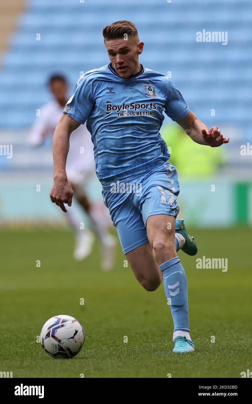 Viktor Gyokeres of Coventry City runs with the ball during the Sky Bet