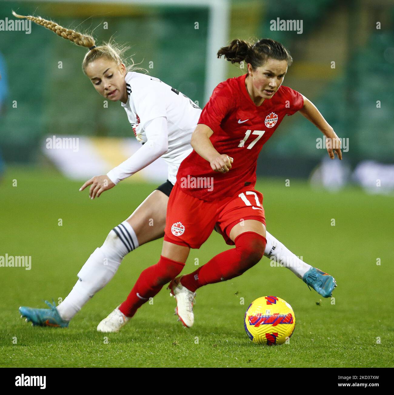 Jessie Fleming (Chelsea) of Canada beats Giulia Gwinn (Bayern Munich) of Germany during Arnold Clark Cup between Germany and Canada at Carrow Road, Norwich on 20th February 2022 (Photo by Action Foto Sport/NurPhoto) Stock Photo