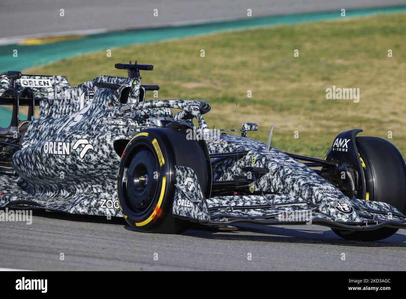 88 Robert Kubica, Alfa Romeo F1 Team Orlen, C40, action during the Formula 1 Winter Tests at Circuit de Barcelona - Catalunya on February 23, 2022 in Barcelona, Spain. (Photo by Xavier Bonilla/NurPhoto) Stock Photo