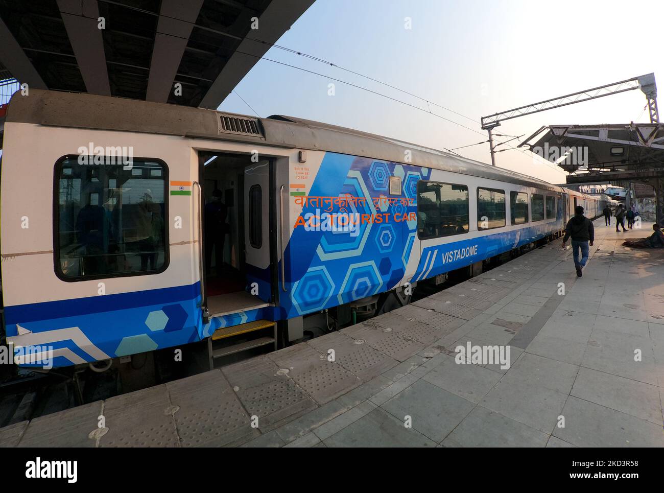 A Vistadome coach is seen in a train route from New Jalpaiguri station to Alipurduar Junction station, North Bengal, 25 February, 2022. India's Vistadome coach is famous for tourism which makes a huge success for Indian railways according to an Indian media report. (Photo by Indranil Aditya/NurPhoto) Stock Photo