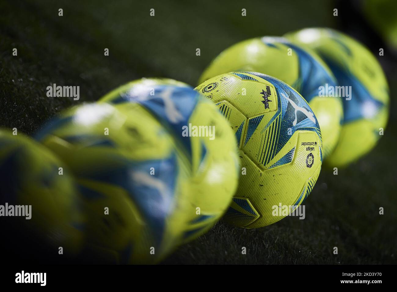 Puma adrenalina yellow ball hi-res stock photography and images - Alamy