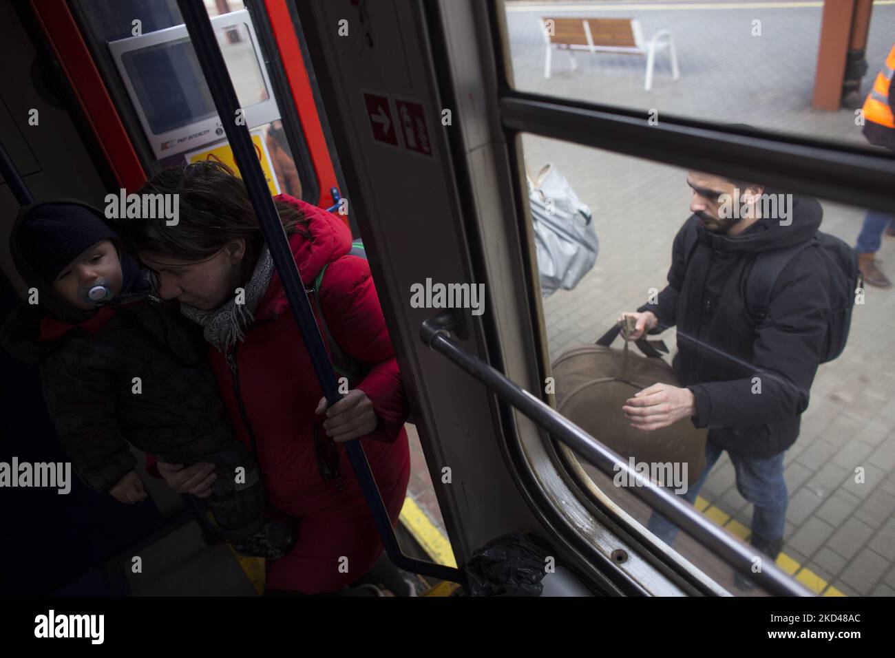 Refugges get in special train in Przemysl on March 4, 2022. (Photo by Maciej Luczniewski/NurPhoto) Stock Photo