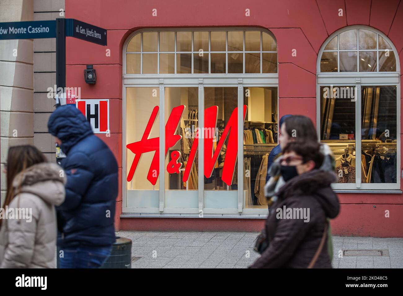 h&m from which country