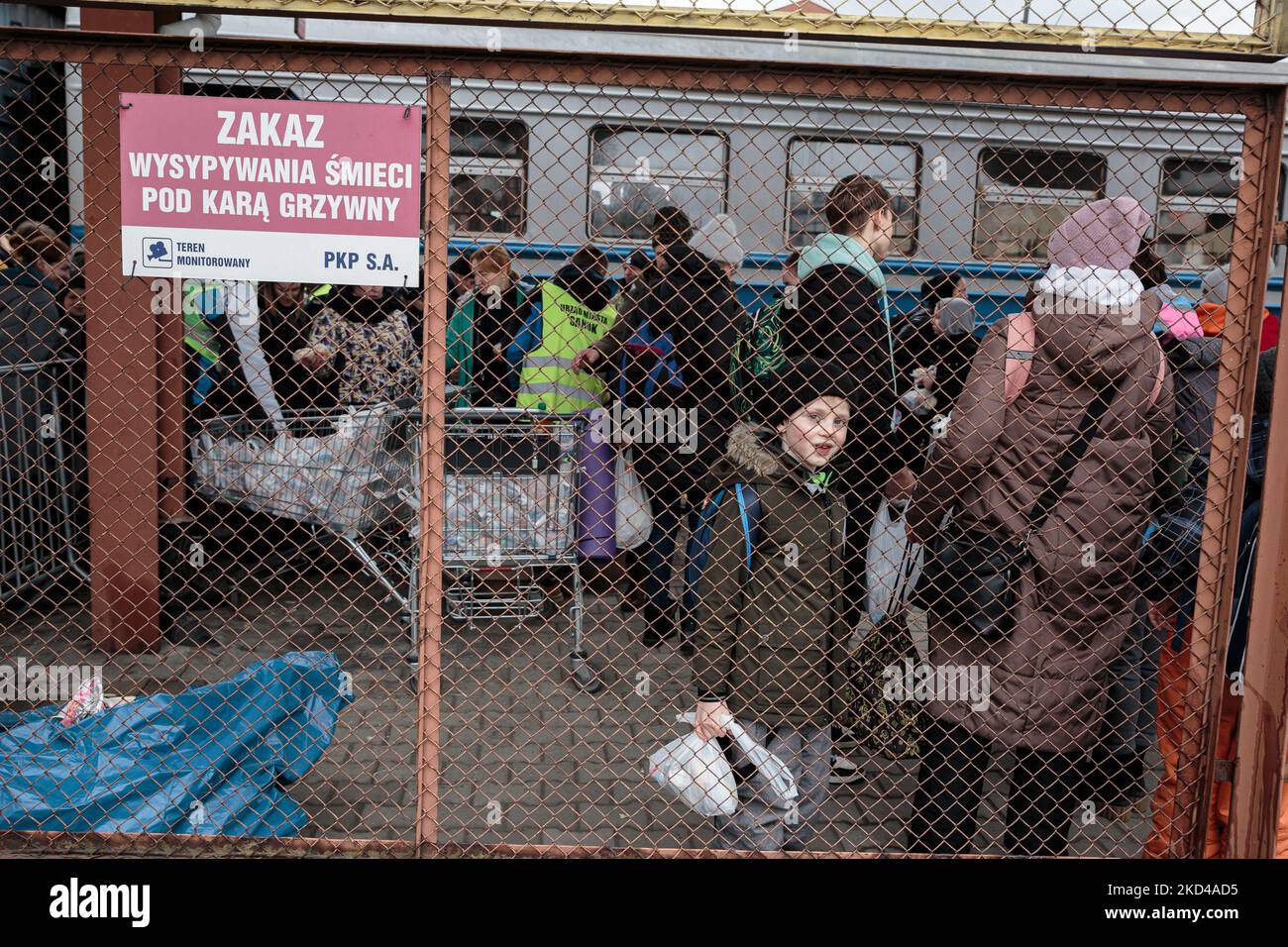 Ukrainians arriving at the train station in Przemysl, Poland, on March 5, 2022. More than 1 million refugees flee Ukraine in one week since the Russian invasion. While the conflict continues the war refugees keep fleeing from their hometown reaching the Poland border to get access to the European Union. (Photo by Enrico Mattia Del Punta/NurPhoto) Stock Photo