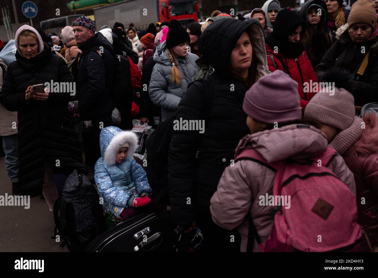 Thousands of ukranians wait hours by car or on foot in lines to cross the Ukraine-Poland border in Shehyni, this saturday (5th), On the other side, in Przemysl, they get aid, receiving shelter, food and help to get to other places of Europe. As March 7th, more than 1,5 million refugees left Ukraine since the beggining of the Russian invasion, in Feb. 24th, fleeing from cities under attack in the center, south and east of the country such as Kharkiv or the capital Kyiv (Photo by Gustavo Basso/NurPhoto) Stock Photo