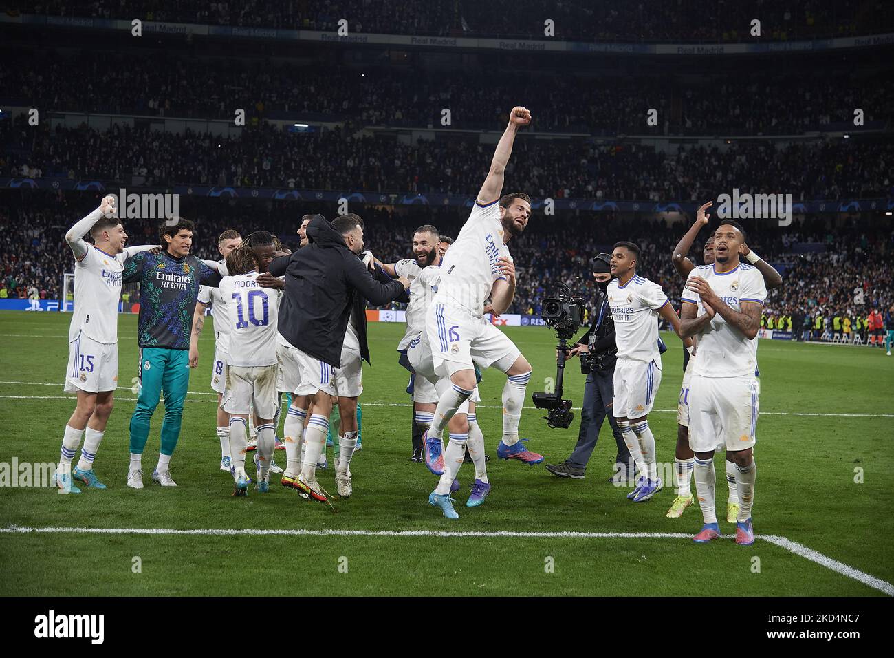 Real Madrid players celebrate victory after the UEFA Champions League ...