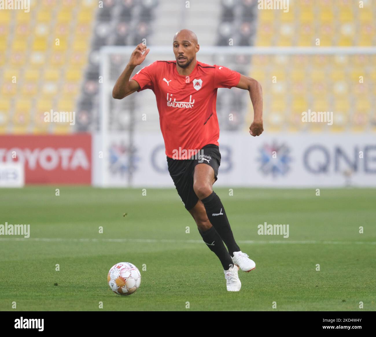 Steven Nzonzi (88) of Al Rayyan on the ball during the QNB Stars League game between Al Rayyan and Al Shamal at the Suheim bin Hamad Stadium in Doha, Qatar on 11 March 2022. (Photo by Simon Holmes/NurPhoto) Stock Photo