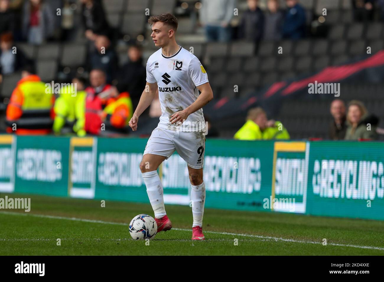 Milton keynes dons scott twine hires stock photography and images Alamy