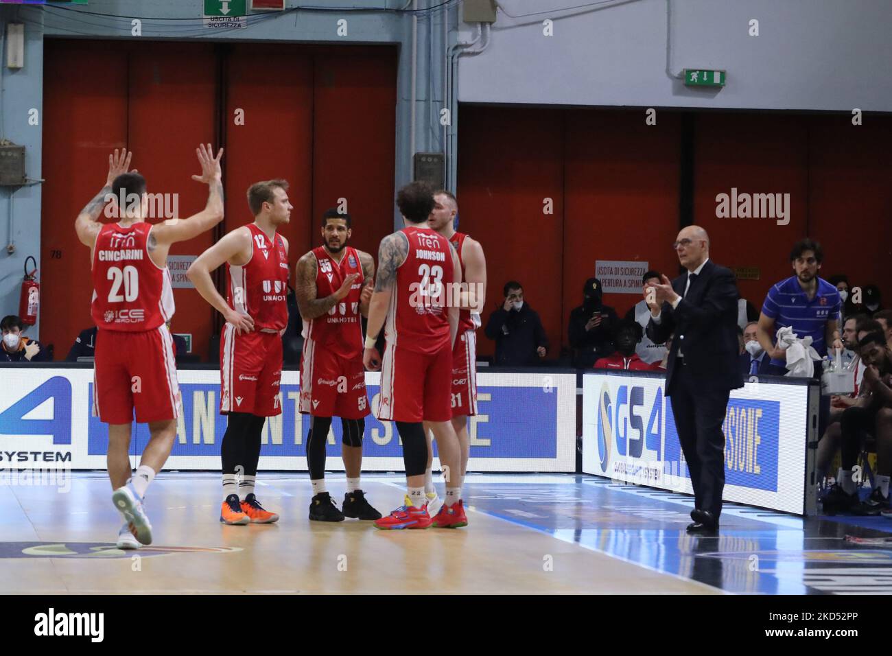 Vanoli basket cremona v unahotels reggio emilia hires stock