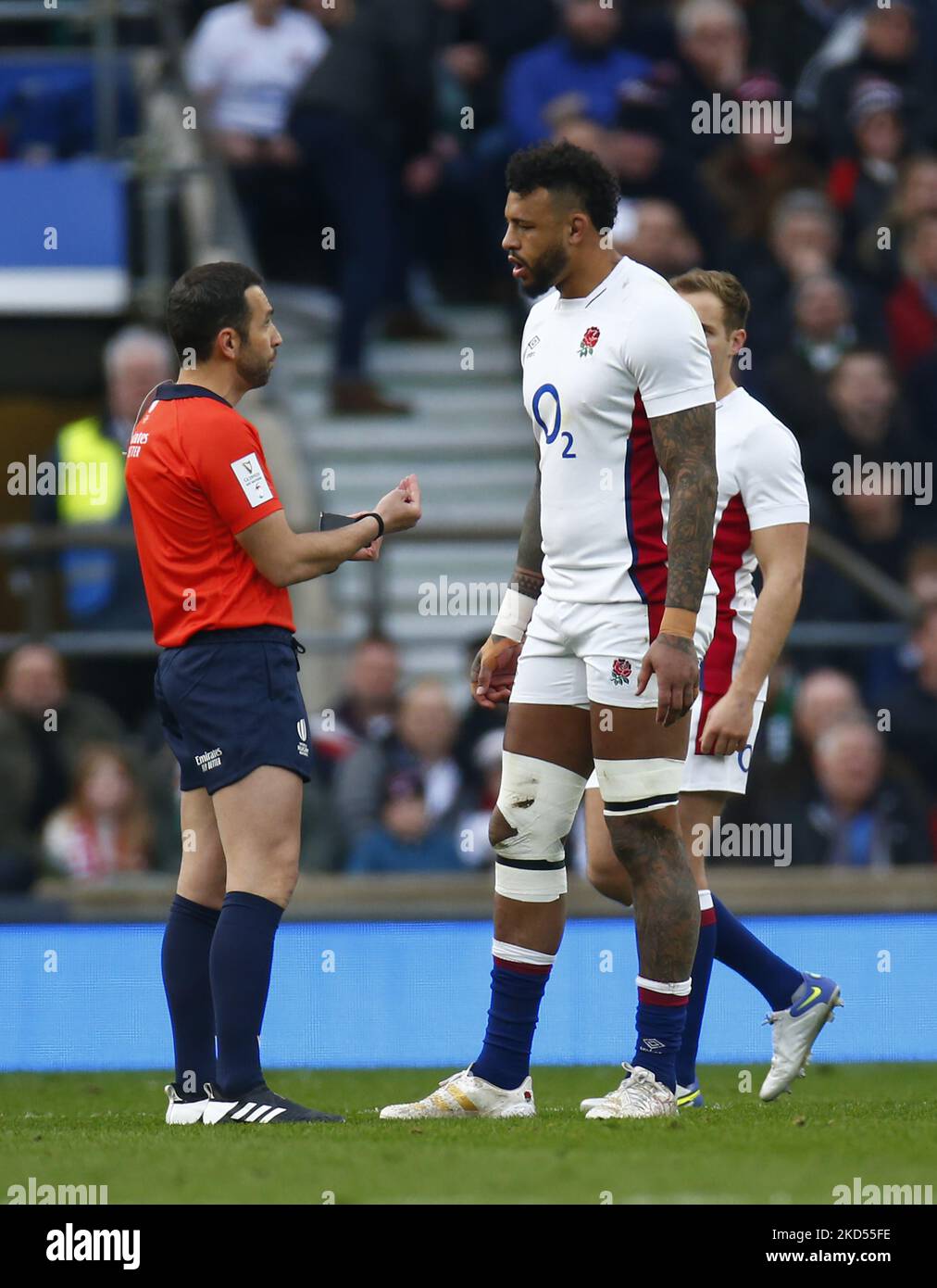 L-R Referee: Mathieu Raynal (FFR) having words with Courtney Lawes of England during Guinness six Nations match between England and Ireland, at Twickenham Stadium on 12th March, 2022 in London, England (Photo by Action Foto Sport/NurPhoto) Stock Photo