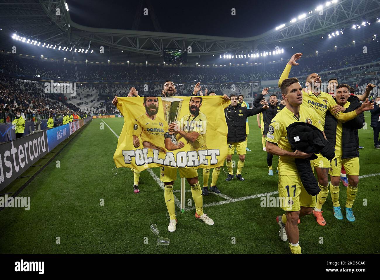Raul Albiol of Villarreal celebrates victory after the UEFA Champions League Round Of Sixteen Leg Two match between Juventus and Villarreal CF at Juventus Stadium on March 16, 2022 in Turin, Italy. (Photo by Jose Breton/Pics Action/NurPhoto) Stock Photo