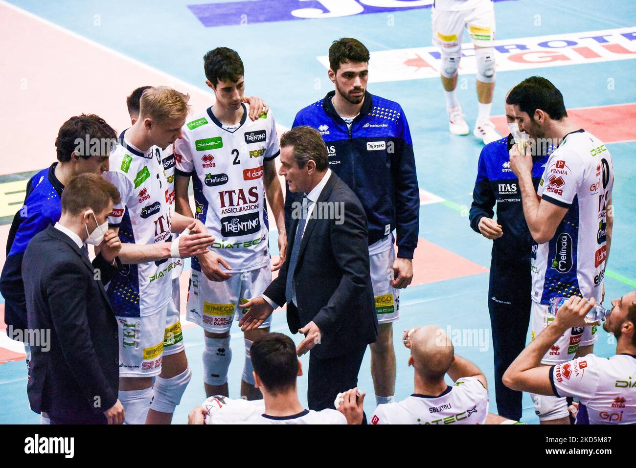 Coach Angelo Lorenzetti (Itas Trentino) during the Volleyball Italian Serie A Men Superleague Championship Top Volley Cisterna vs Itas Trentino on marzo 20, 2022 at the Palasport in Latina, Italy (Photo by Bianca Simonetti/LiveMedia/NurPhoto) Stock Photo