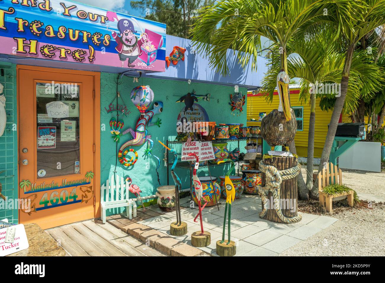 The colorful shops on Pine Island Road Stock Photo Alamy
