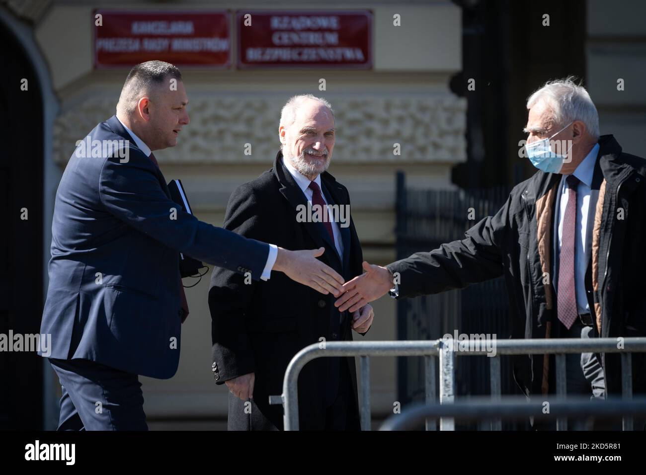 Antoni Macierewicz (PIS) after the government's meeting with opposition politicians, at the Chancellery in Warsaw, Poland, on March 21, 2022 (Photo by Mateusz Wlodarczyk/NurPhoto) Stock Photo