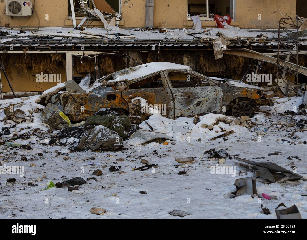 Inside the Kharkiv Oblast Administrative Building, on March 18, 2022. Ruins in and around the Kharkiv Oblast Administrative Building, which was hit by a Russian 3M-54 Kalibr cruise missile on Mar. 1, 2022. Between nine and 11 people were likely killed, with upwards of 40 injured. A hand of one unknown victim that was found in the ruble. According to Kharkiv mayor Ihor Terekhov, three children were killed in the blast. (Photo by Collin Mayfield/NurPhoto) Stock Photo