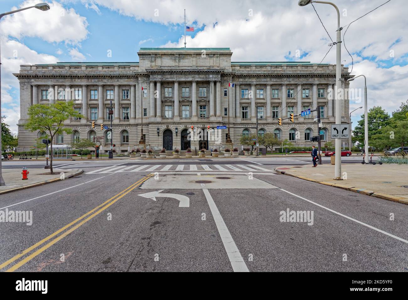 Cleveland City Hall and Courthouse on Lakeside Avenue in downtown Cleveland,  Ohio, USA Stock Photo - Alamy