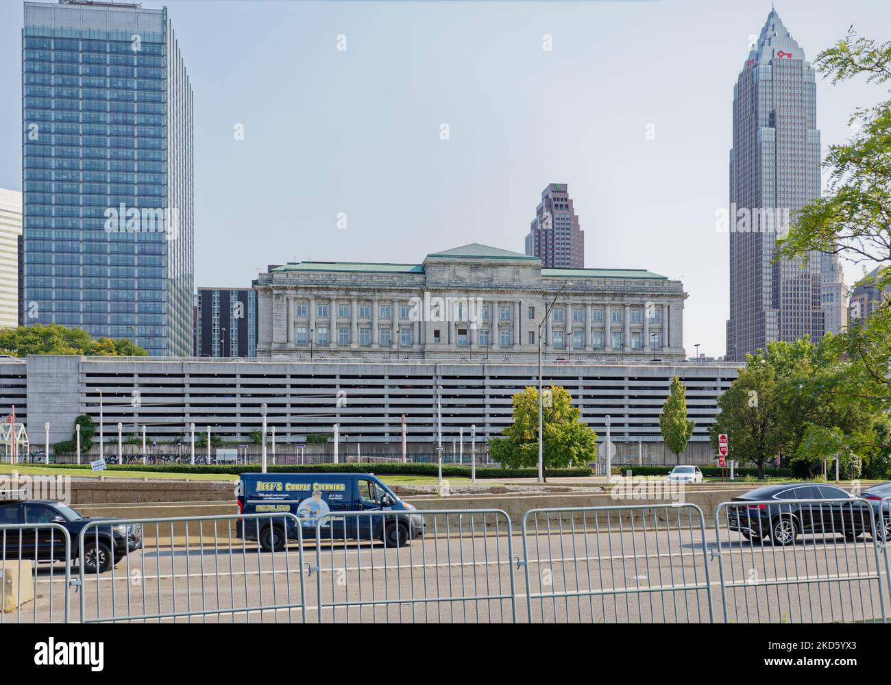 Cleveland City Hall and Courthouse on Lakeside Avenue in downtown Cleveland,  Ohio, USA Stock Photo - Alamy