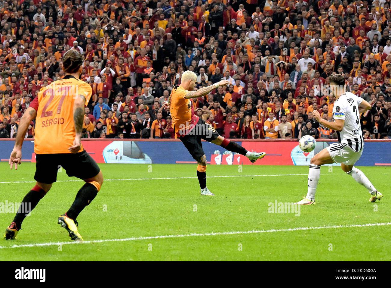 ISTANBUL Mauro Icardi of Galatasaray AS scores during the Turkish