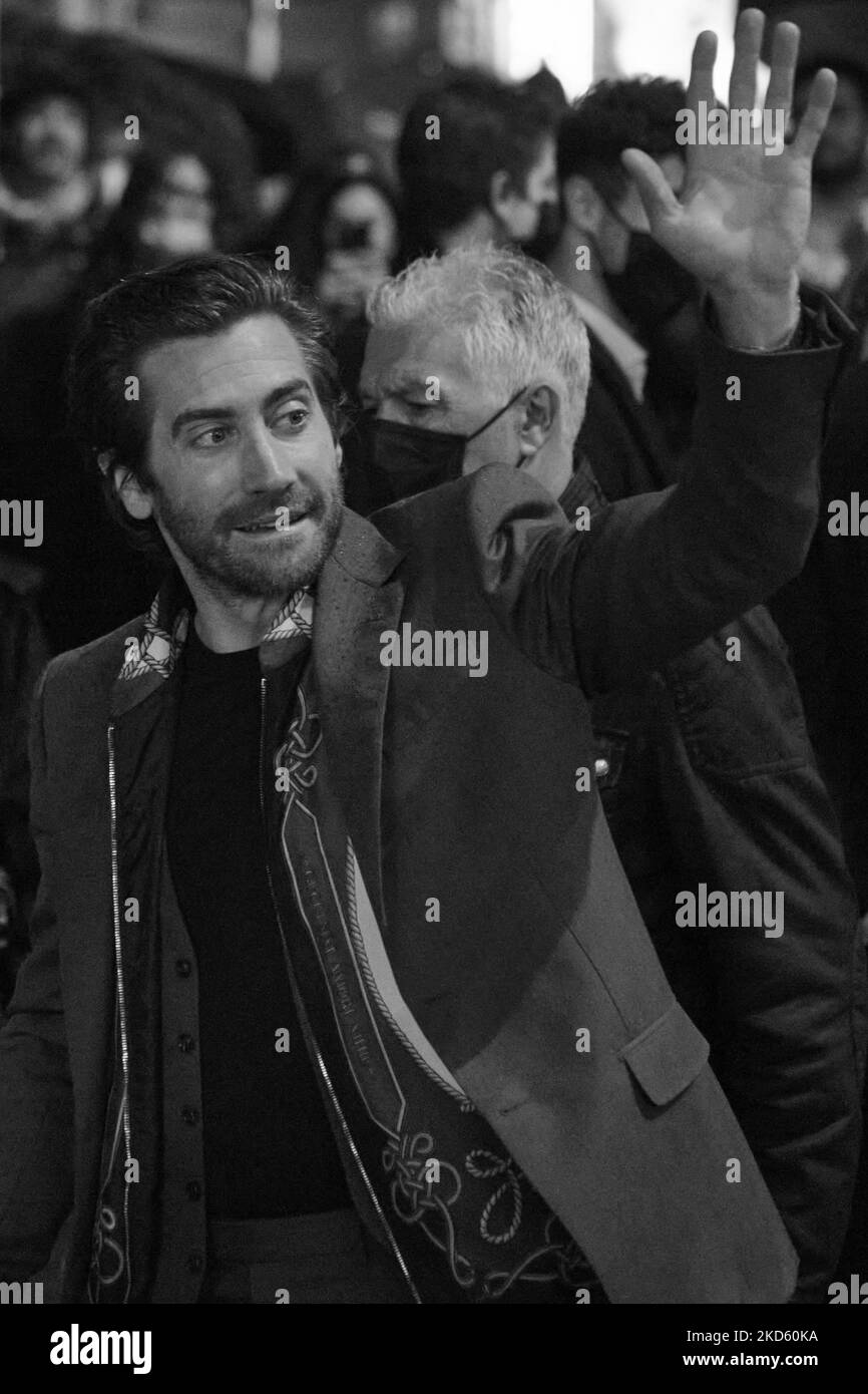 Jake Gyllenhaal attends the Ambulance movie premiere at 'Callao