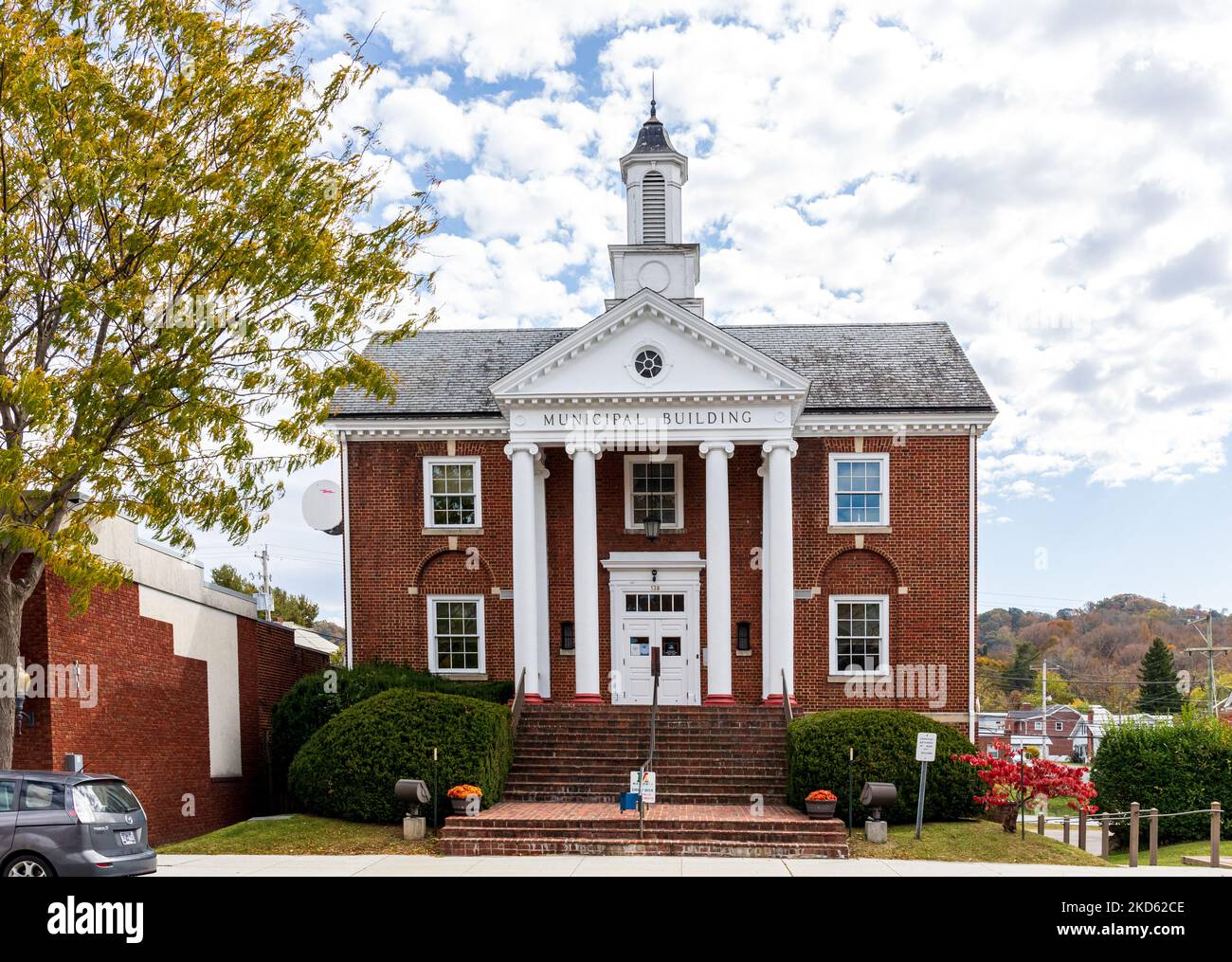 MARION, VA., USA15 OCTOBER 2022 The town's Colonial Revival Municipal