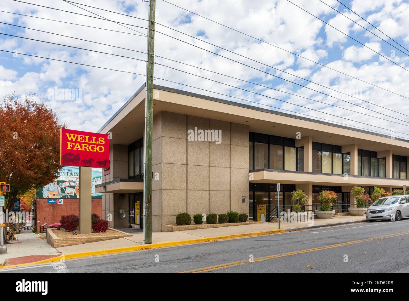 MARION, VA., USA15 OCTOBER 2022 Wells Fargo Bank in downtown Stock
