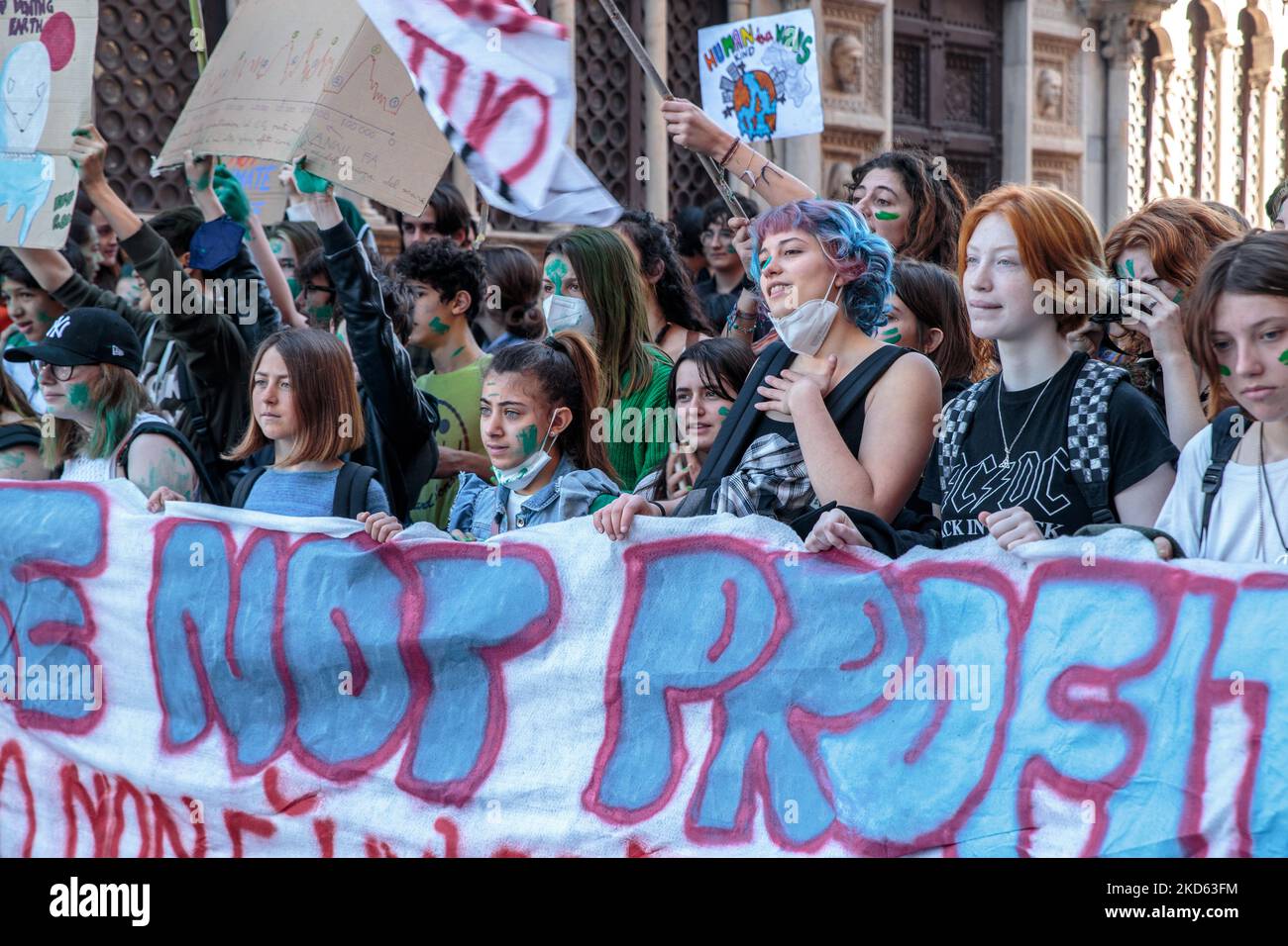 Climate activists from the Fridays for Future during a march to Global Climate Strike in Pisa, Italy, on March 25, 2022. Climate activists led by Greta Thunberg returns for the first climate strike of 2022. (Photo by Enrico Mattia Del Punta/NurPhoto) Stock Photo