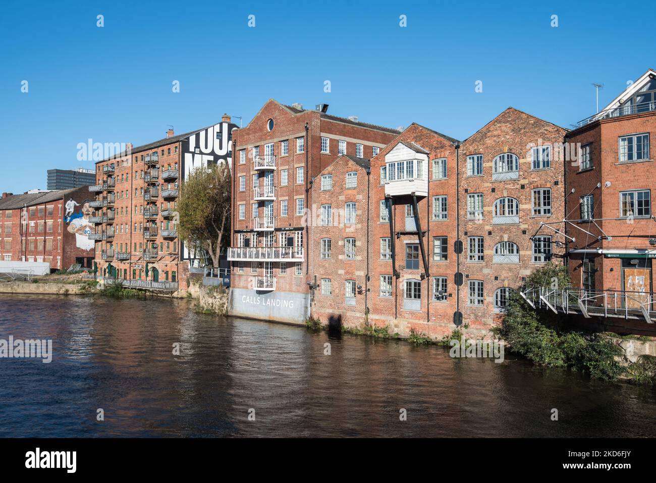 The waterfront on the Leeds & Liverpool canal at Leeds at Calls Landing Stock Photo