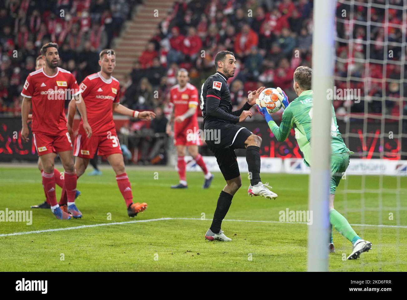 Frederik Ronnow of Union Berlin controls the ball during FC Union Berlin against FC Cologne, at An der Alten Forsterei, Berlin, Germany on April 1, 2022. (Photo by Ulrik Pedersen/NurPhoto) Stock Photo