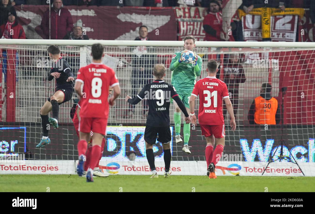 Frederik Ronnow of Union Berlin controls the ball during FC Union Berlin against FC Cologne, at An der Alten Forsterei, Berlin, Germany on April 1, 2022. (Photo by Ulrik Pedersen/NurPhoto) Stock Photo