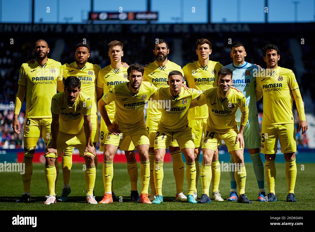 Villarreal CF players line up for a team photo prior to the La Liga Santander match between Levante UD and Villarreal CF at Ciutat de Valencia stadium, April 2, 2022, Valencia, Spain. (Photo by David Aliaga/NurPhoto) Stock Photo