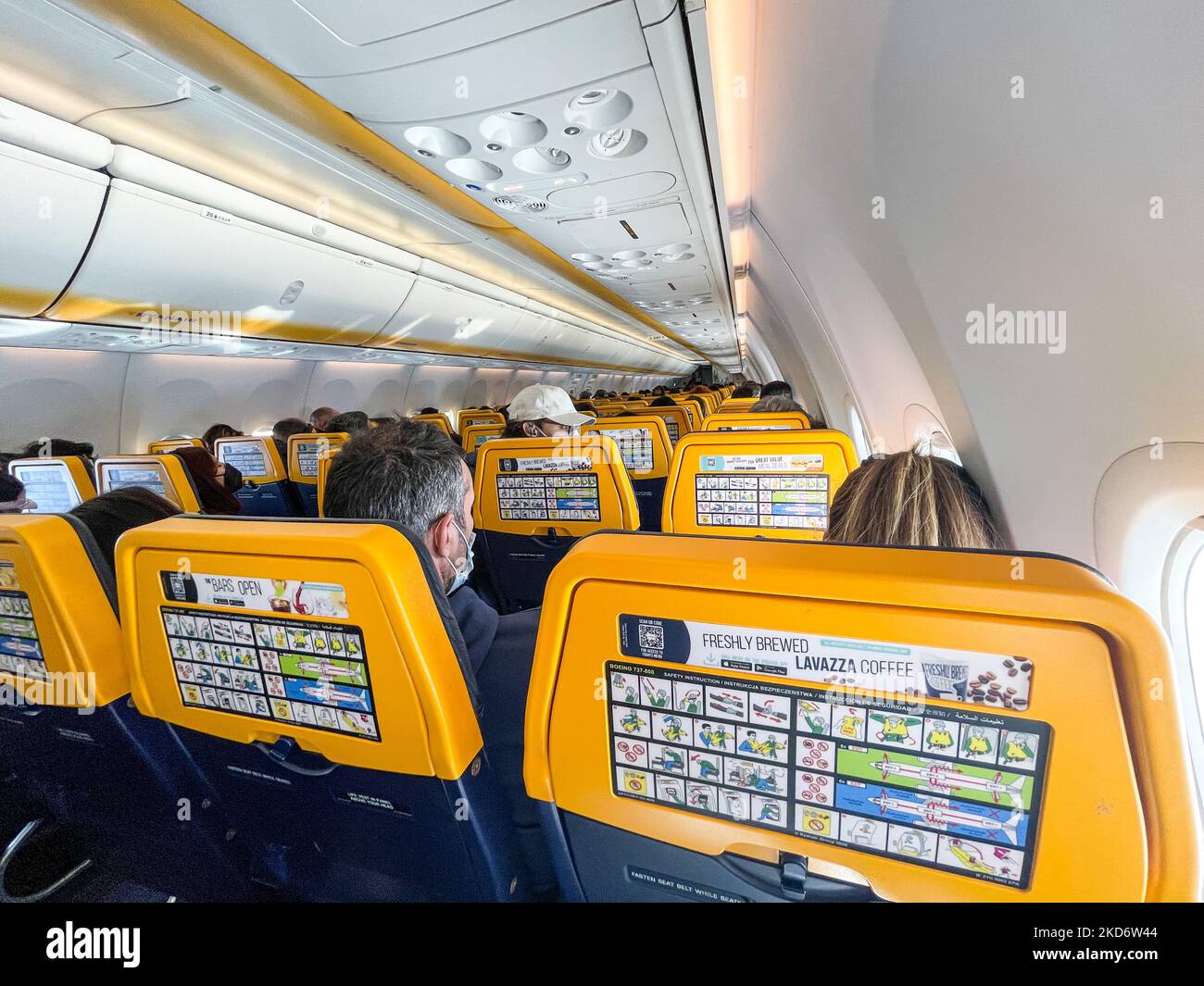 Ryanair Boeing 737 800 Interior View Hi res Stock Photography And 