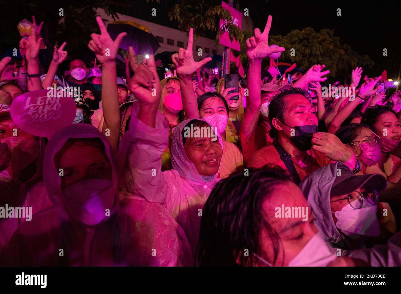 Supporters of Philippine Vice President Leni Robredo, a presidential ...