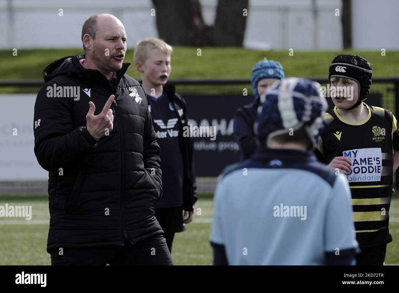 Southern Knights coach Bruce Ruthven assisted by Cecil Africa and Rob Moffat, coached a of local school children during the afternoon at the Greenyards, Melrose on Thursday 07 April 2022 (Photo by Rob Gray/NurPhoto) Stock Photo