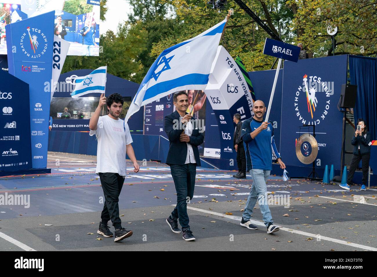 New York New York USA 4th Nov 2022 Israel Delegation Walks During   New York New York Usa 4th Nov 2022 Israel Delegation Walks During Parade Of Nations Held At Opening Ceremony For 2022 Tcs New York City Marathon In Central Park Credit Image Lev Radinpacific Press Via Zuma Press Wire 2KD73T0 