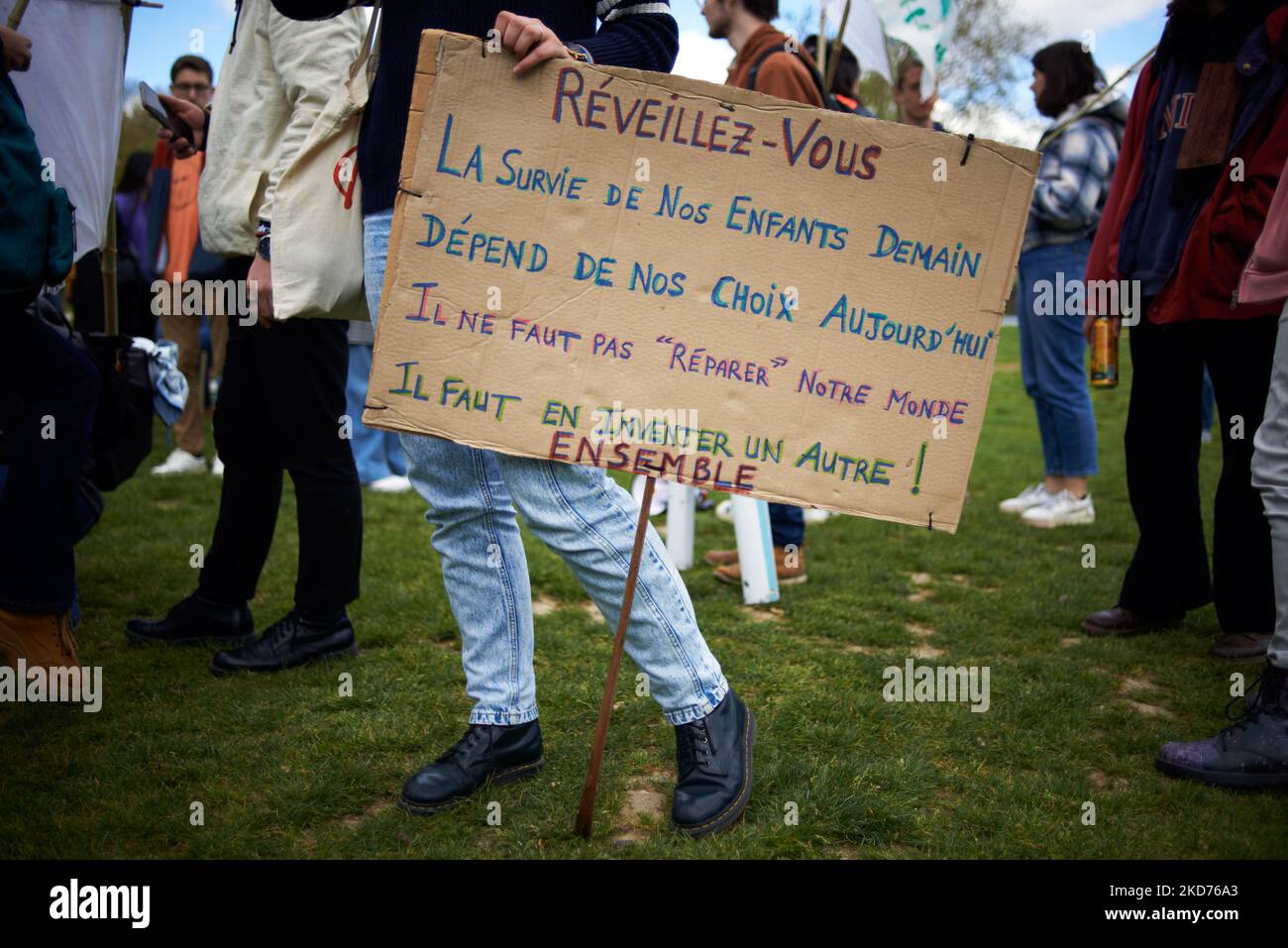 Social inequality france hi-res stock photography and images - Alamy