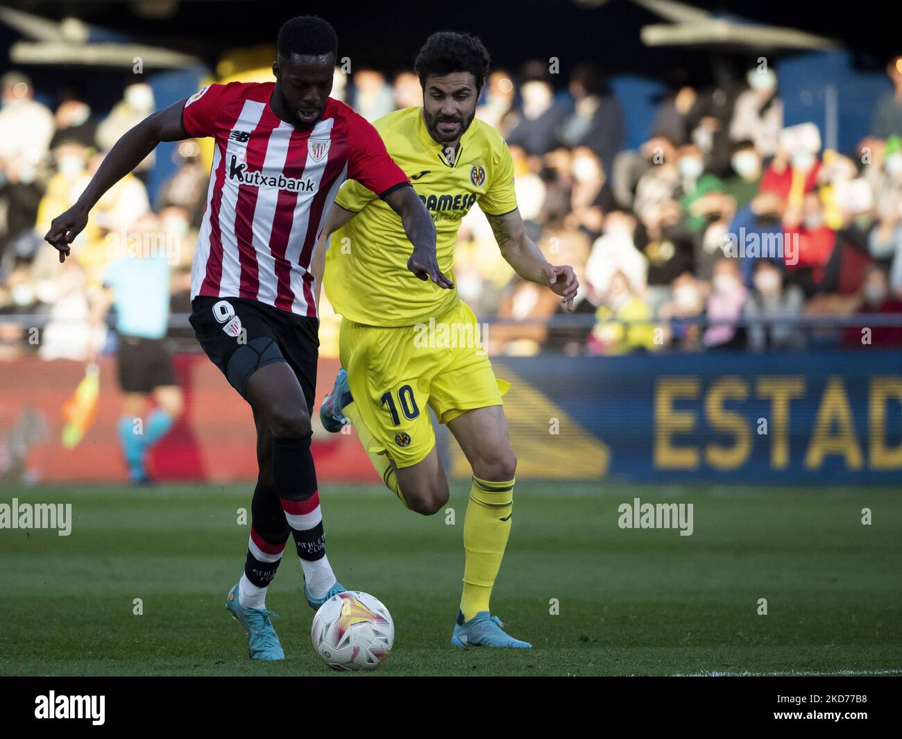 Inaki Williams of Athletic club de Bilbao (L) and Villarreal's Vicente