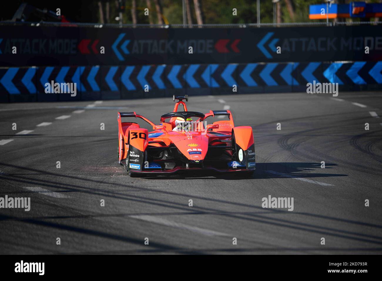 Olivier Rowland of Mahindra Racing drive his single seater during qualifying of Day 2 of Rome E-Prix, 5th round of Formula E World Championship in city circuit of Rome, EUR neighborhood Rome, 10 April 2022 (Photo by Andrea Diodato/NurPhoto) Stock Photo