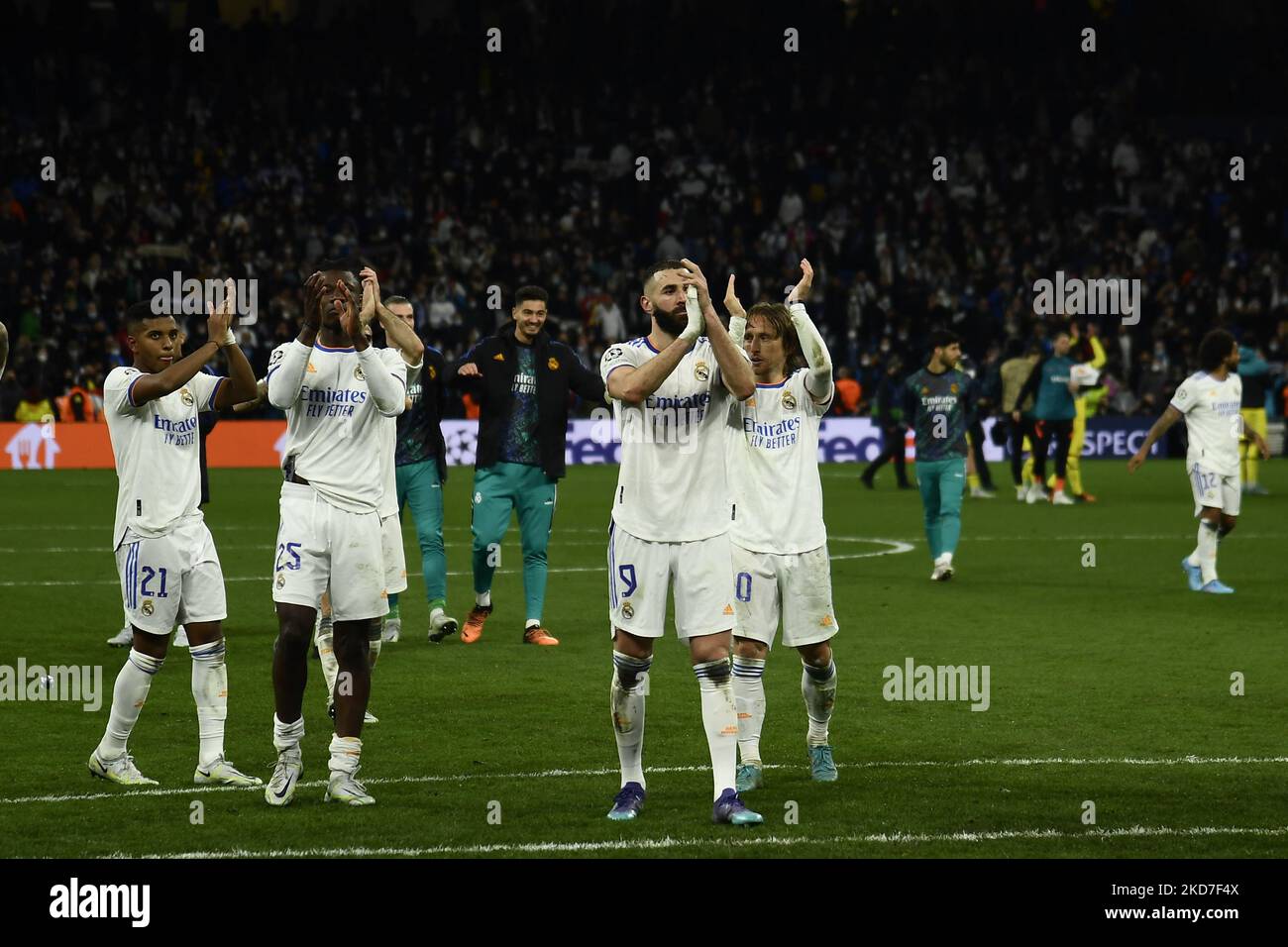 Real Madrid players celebrate victory after the UEFA Champions League ...