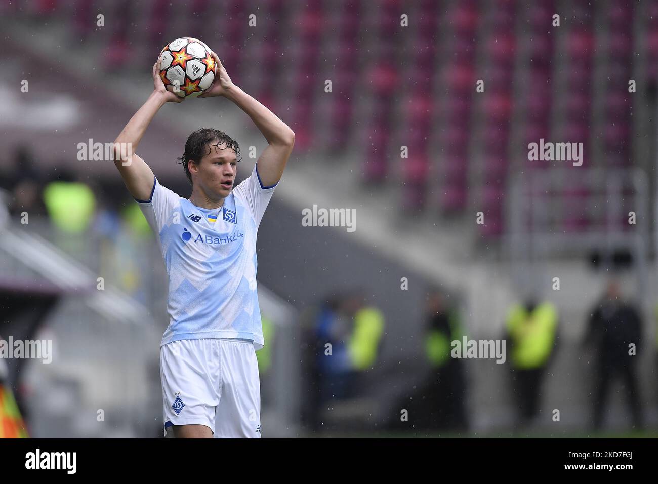 Player of Dynamo Kyiv in action during the UEFA Youth League Round of Sixteen match between Dynamo Kyiv and Sporting CP at Rapid-Giulesti Stadium on April 7, 2022 in Bucharest, Romania. (Photo by Alex Nicodim/NurPhoto) Stock Photo