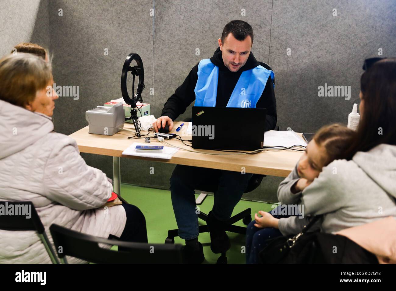 a-cash-enrolment-centre-opened-by-unhcr-for-refugees-from-ukraine-who