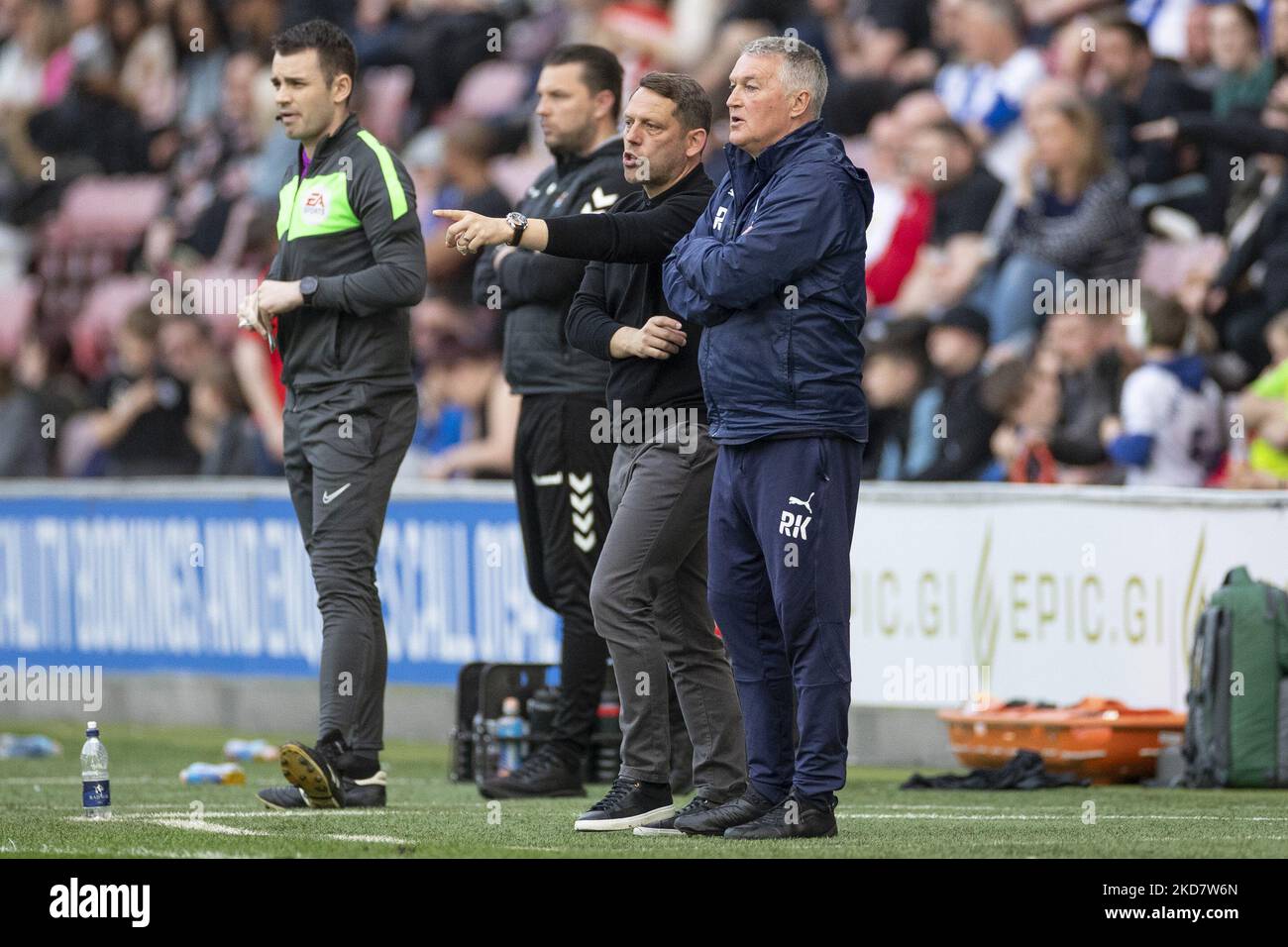 Leam Richardson manager of Wigan Athletic gesticulates during the Sky Bet League 1 match between Wigan Athletic and Cambridge United at the DW Stadium, Wigan on Saturday 16th April 2022. (Photo by Mike Morese/MI News/NurPhoto) Stock Photo