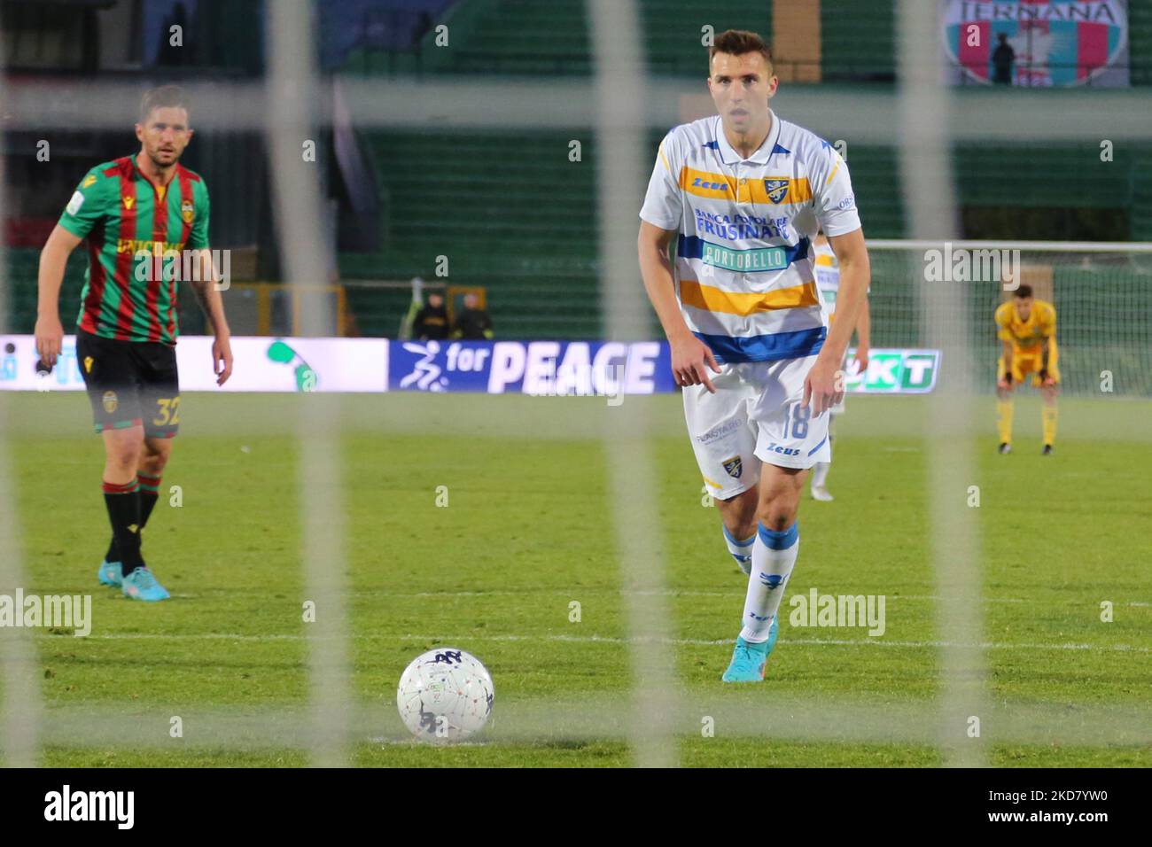 the penalti pulled of Novakovic Andrija (Frosinone) during the Italian  soccer Serie B match Ternana Calcio vs Frosinone Calcio on April 18, 2022  at the Stadio Libero Liberati in Terni, Italy (Photo